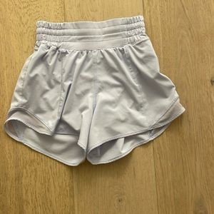 Lululemon hotty hot high-rise lined short 4” in pastel blue size 0